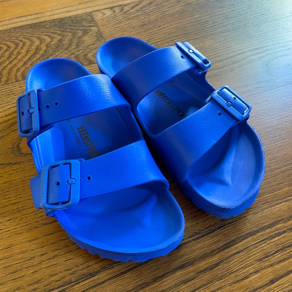 VGUC Birkenstock Arizona Essentials in EVA - Size 37